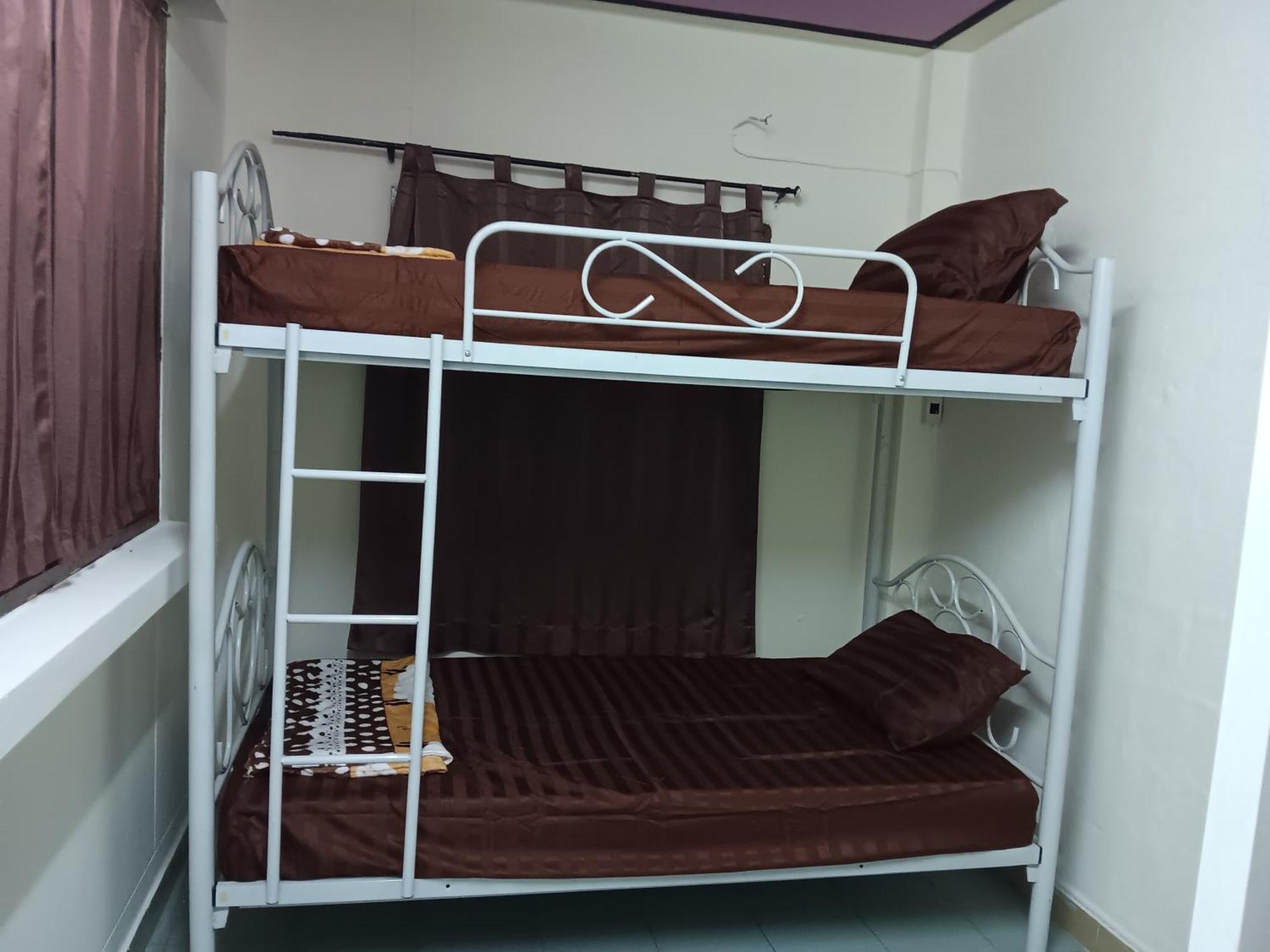 Hug Glur House Tour And Hostel (Adults Only) Chiang Mai Luaran gambar