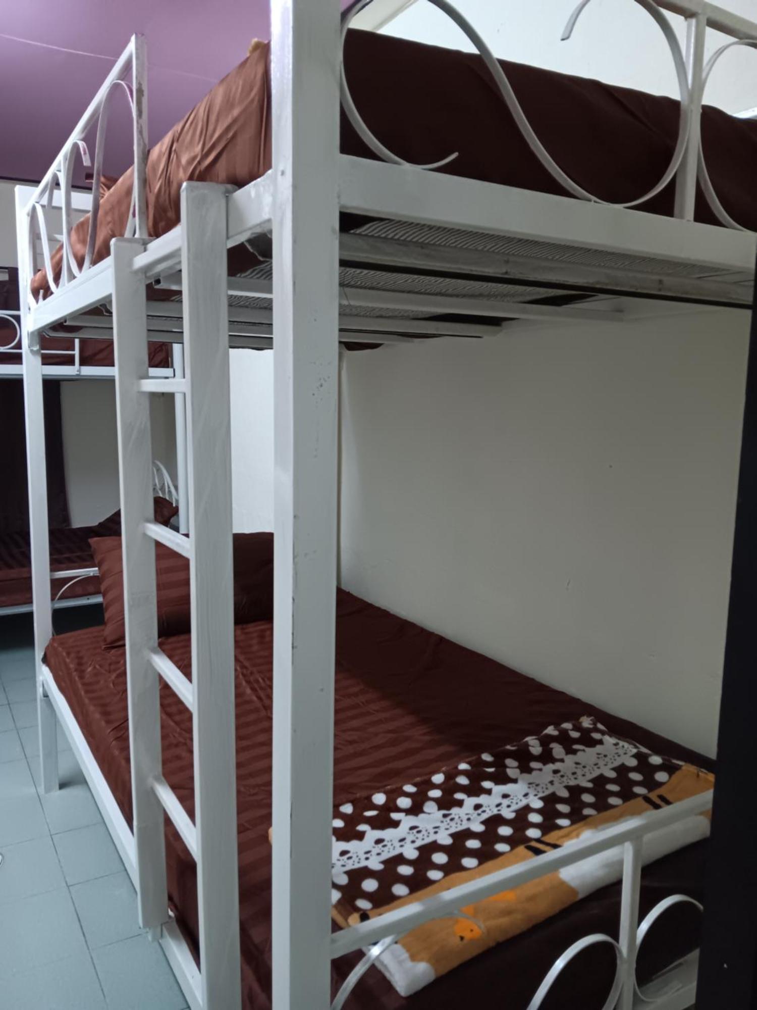 Hug Glur House Tour And Hostel (Adults Only) Chiang Mai Luaran gambar