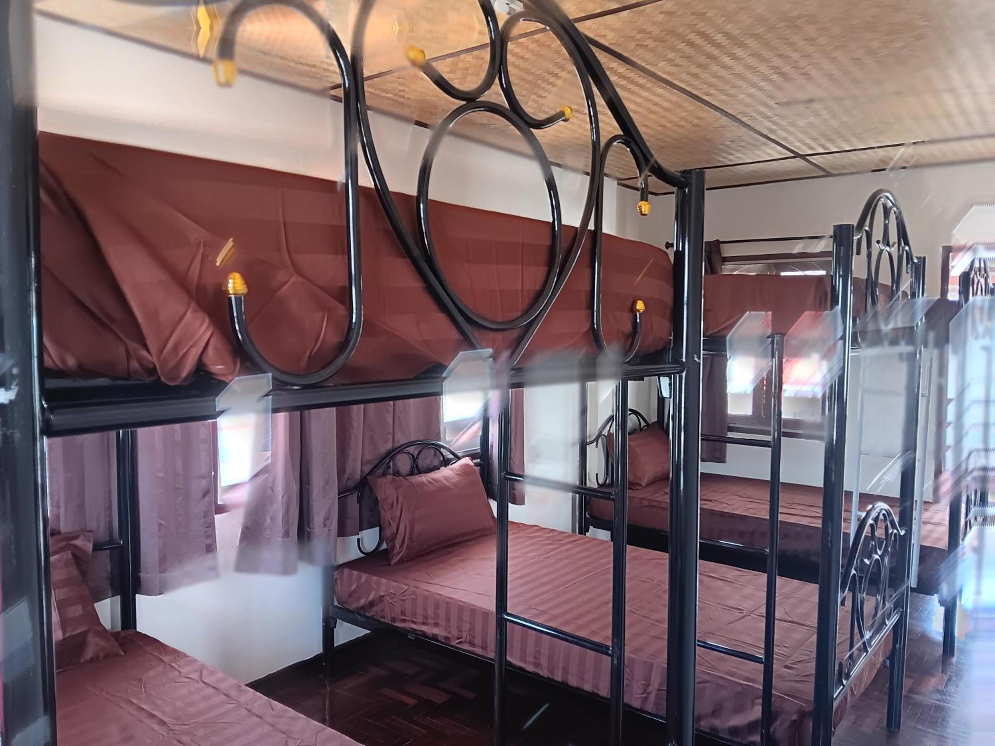 Hug Glur House Tour And Hostel (Adults Only) Chiang Mai Luaran gambar