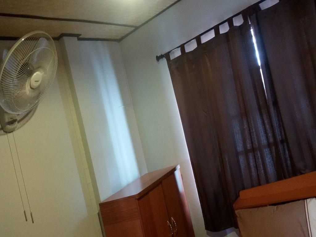 Hug Glur House Tour And Hostel (Adults Only) Chiang Mai Luaran gambar